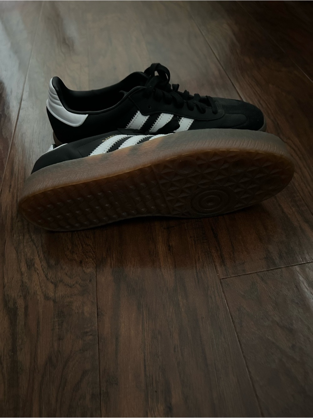 adidas Men’s Black & White Retro Three-Stripe Sneakers - Picture 4 of 6
